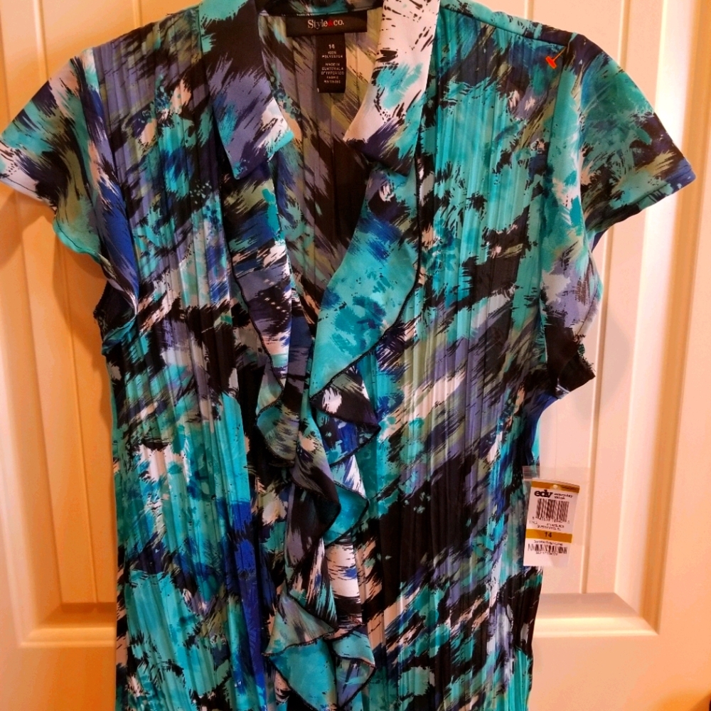Style & Co button up top, NWT
